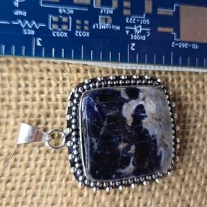 Blue Sodalite pendant NWOT #345